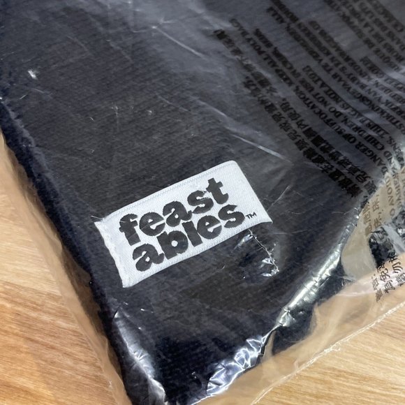 Feastables Mr Beast DEEZ NUTZ Beanie Hat Limited Edition Logo New In Packaging - Picture 4 of 4